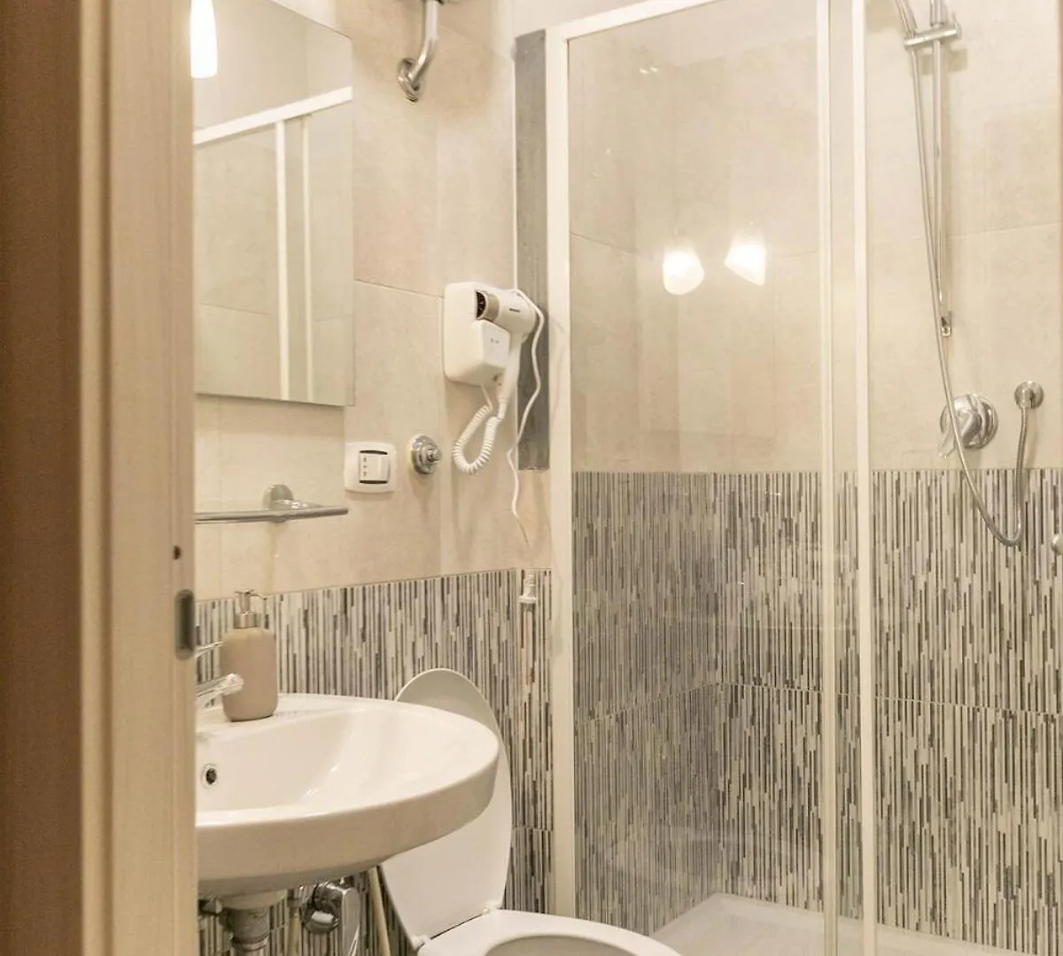 Dafne Room Wonderful Apt With Terrace Rome Italy